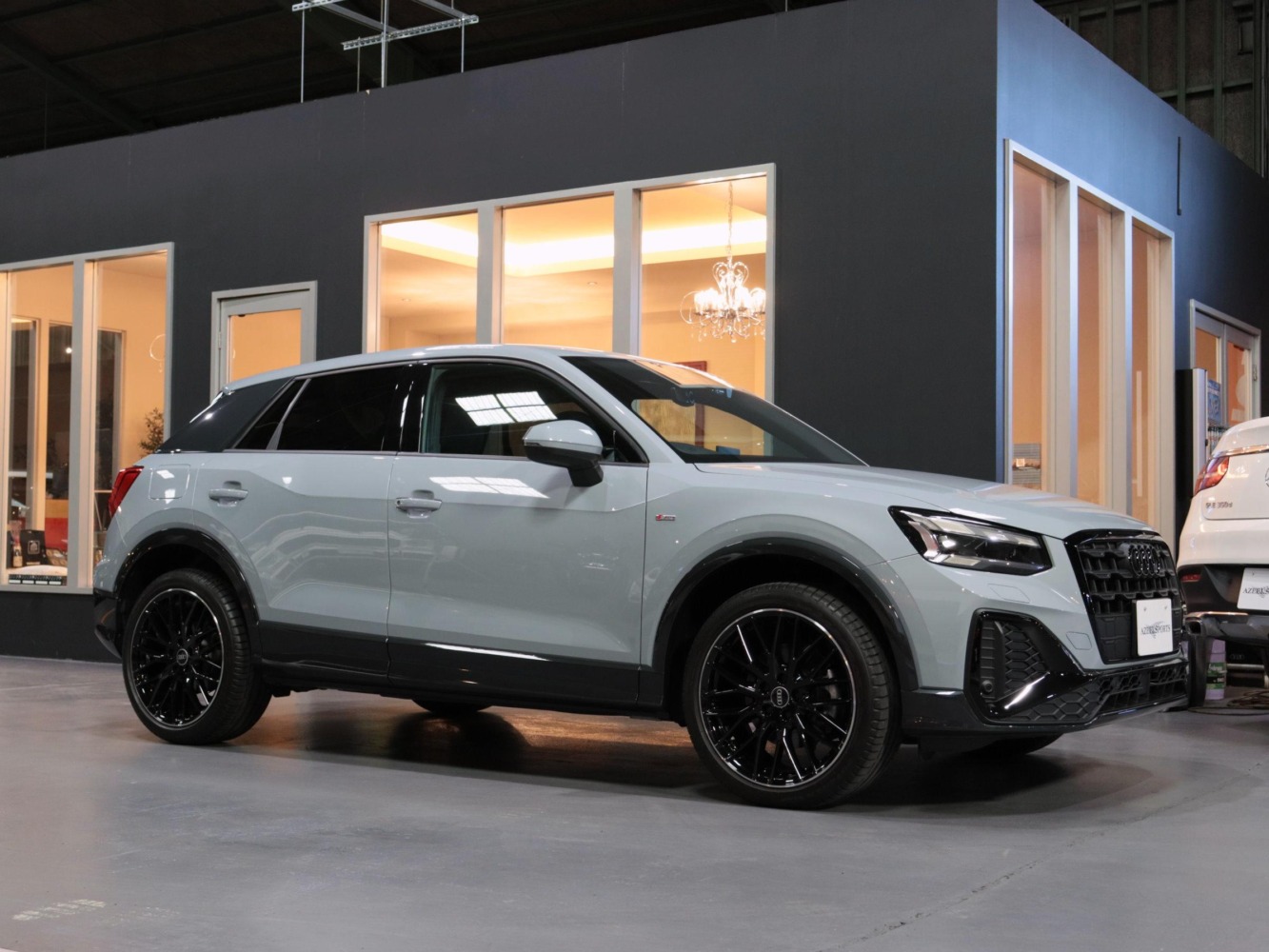アウディ　Ｑ２　１ｓｔエディション　１２５台限定車