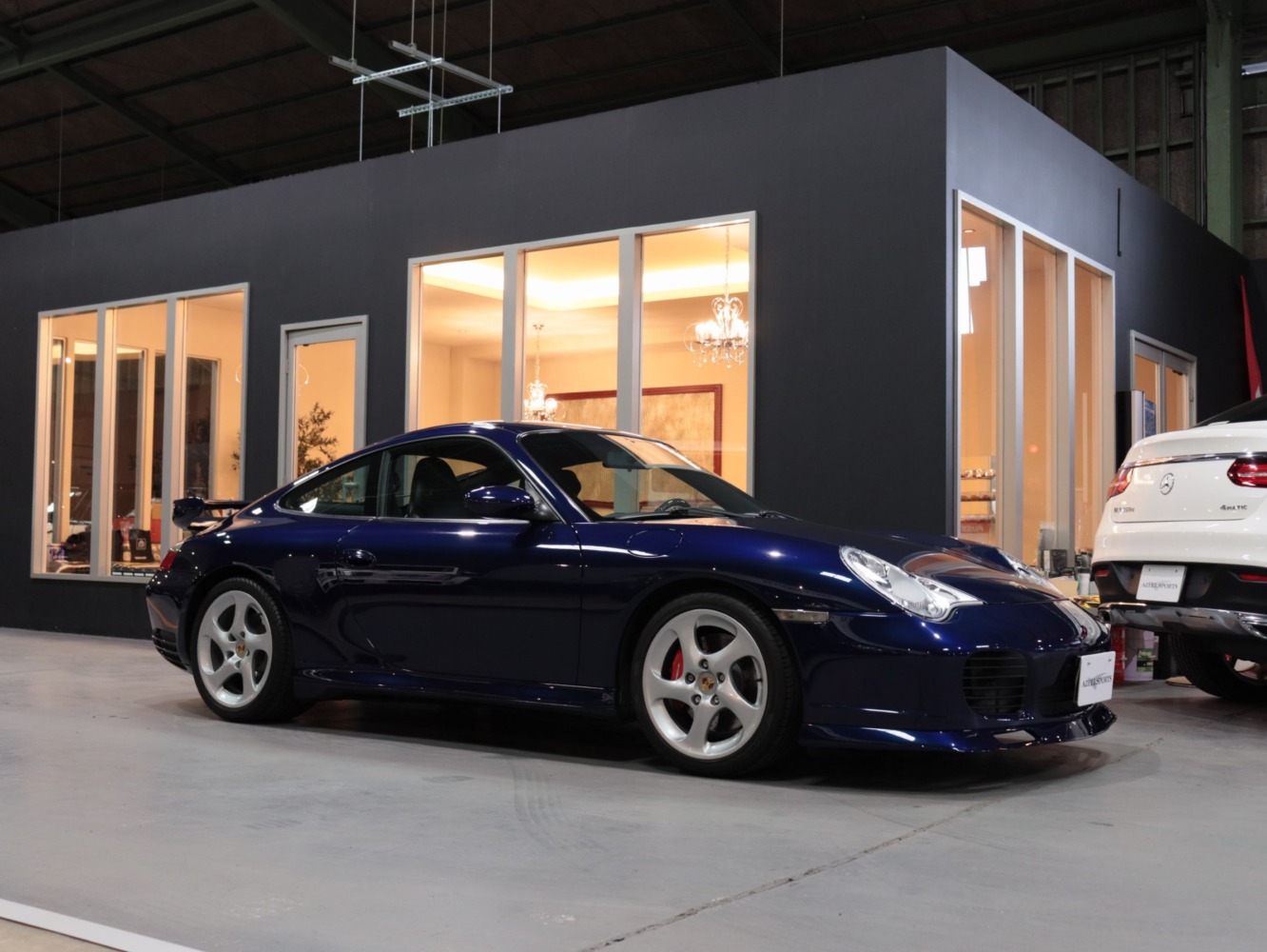 ポルシェ　９１１カレラ（９９６型後期モデル）　４Ｓ　