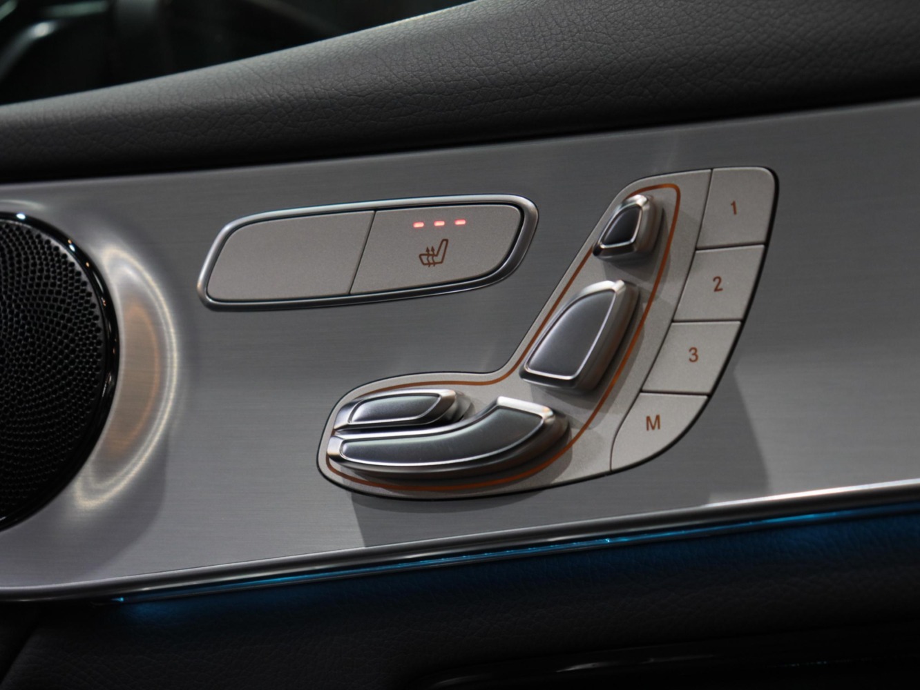 メルセデスベンツ　ＧＬＣ２２０ｄ　４マチック　スポーツ　