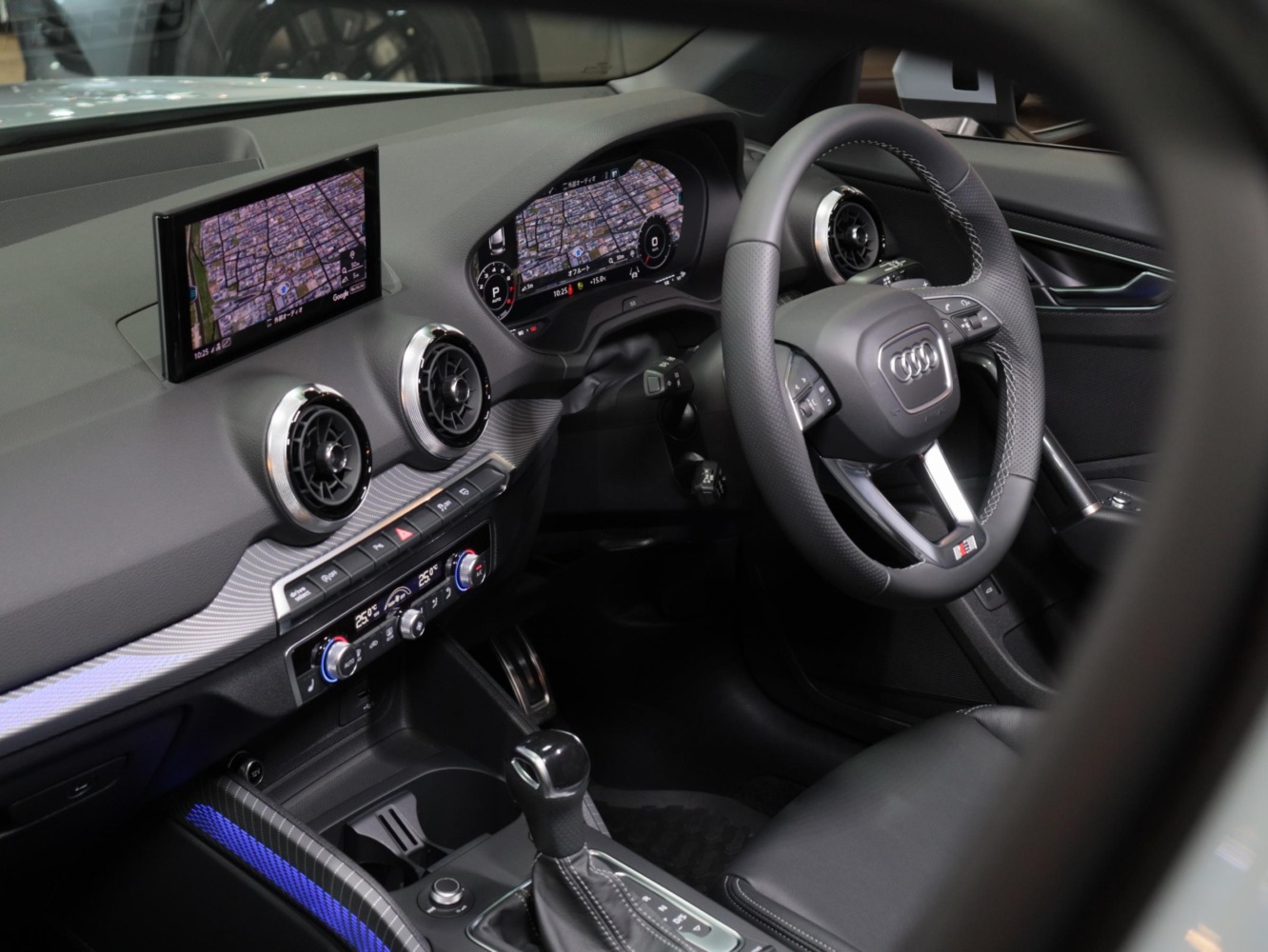 アウディ　Ｑ２　１ｓｔエディション　１２５台限定車