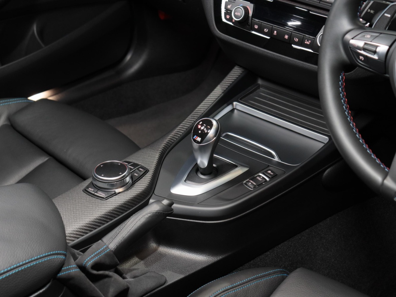 ＢＭＷ　Ｍ２　ベースグレード　