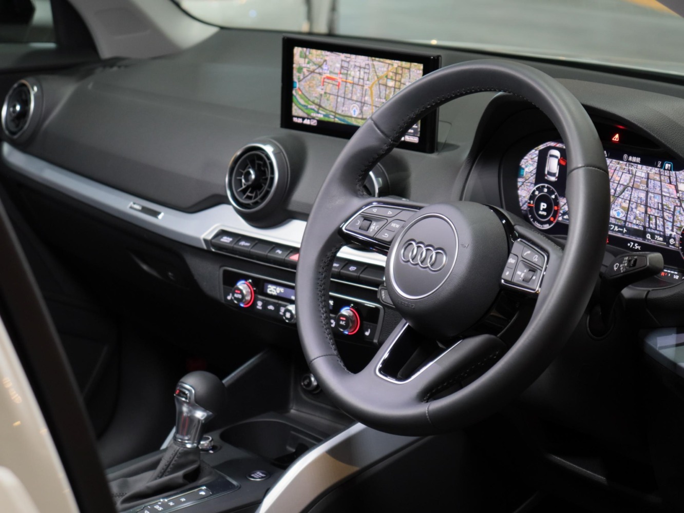 アウディ　Ｑ２　３５ＴＤＩスポーツ　