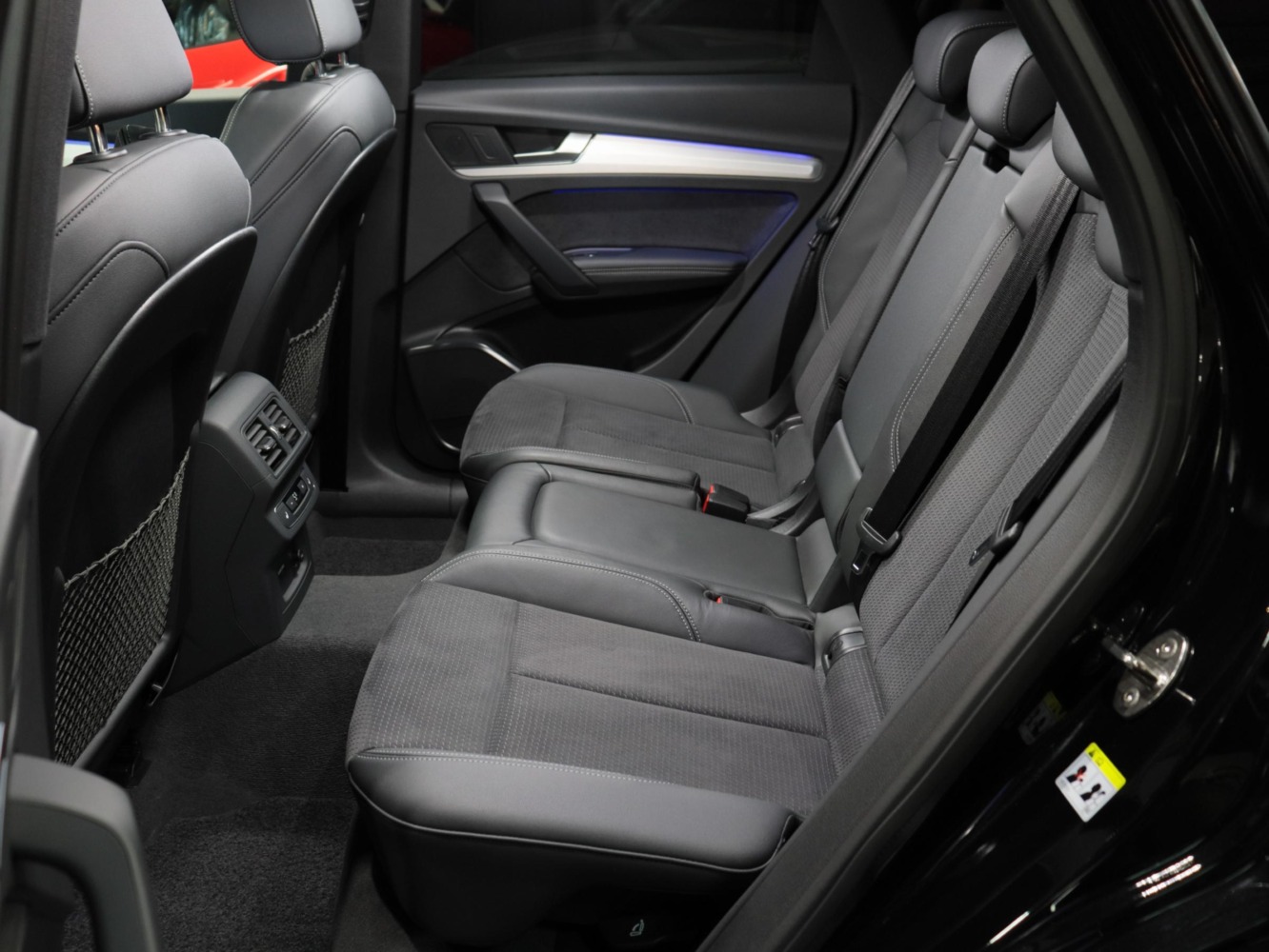 アウディ　Ｑ５　４０ＴＤＩ　Ｓライン　ブラックスタイリングＰＫＧ