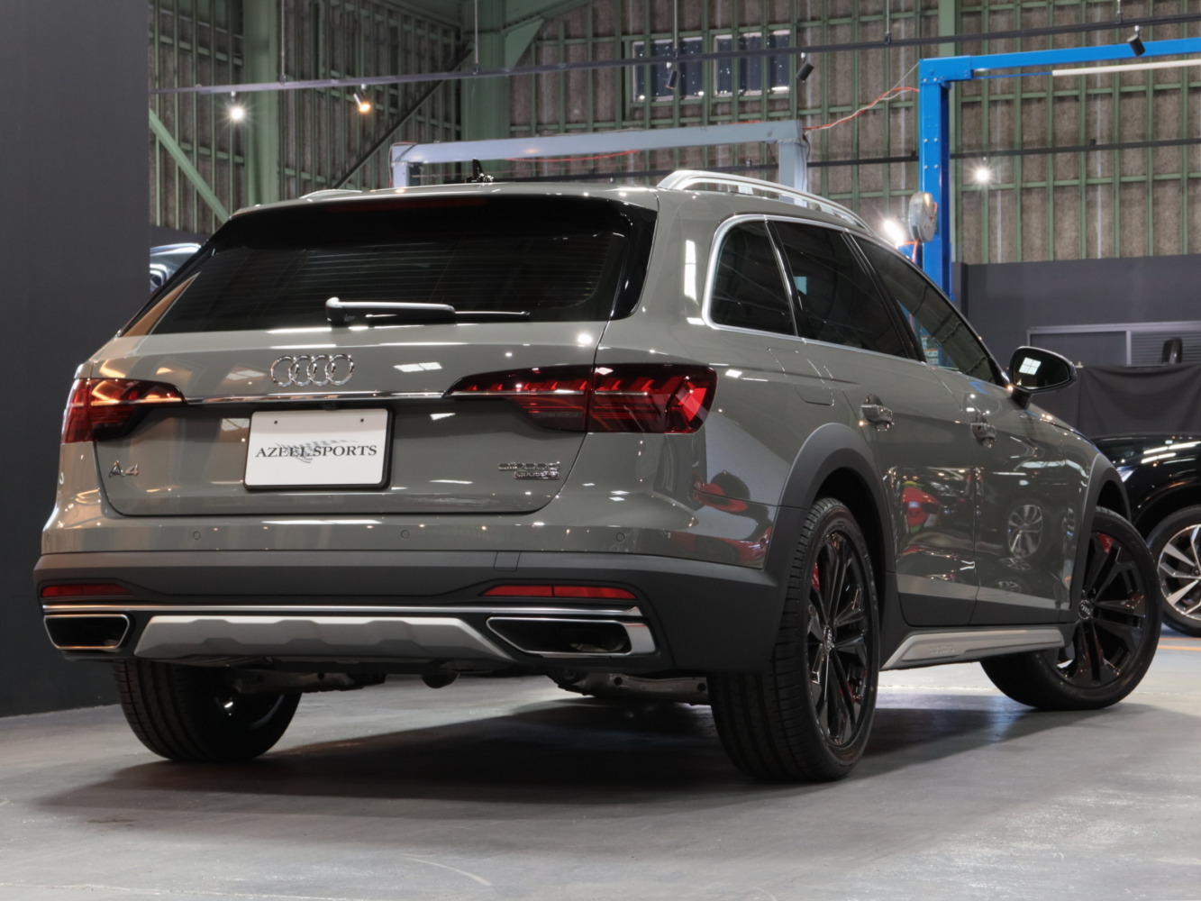 アウディ　Ａ４オールロードクワトロ　２．０　４ＷＤ