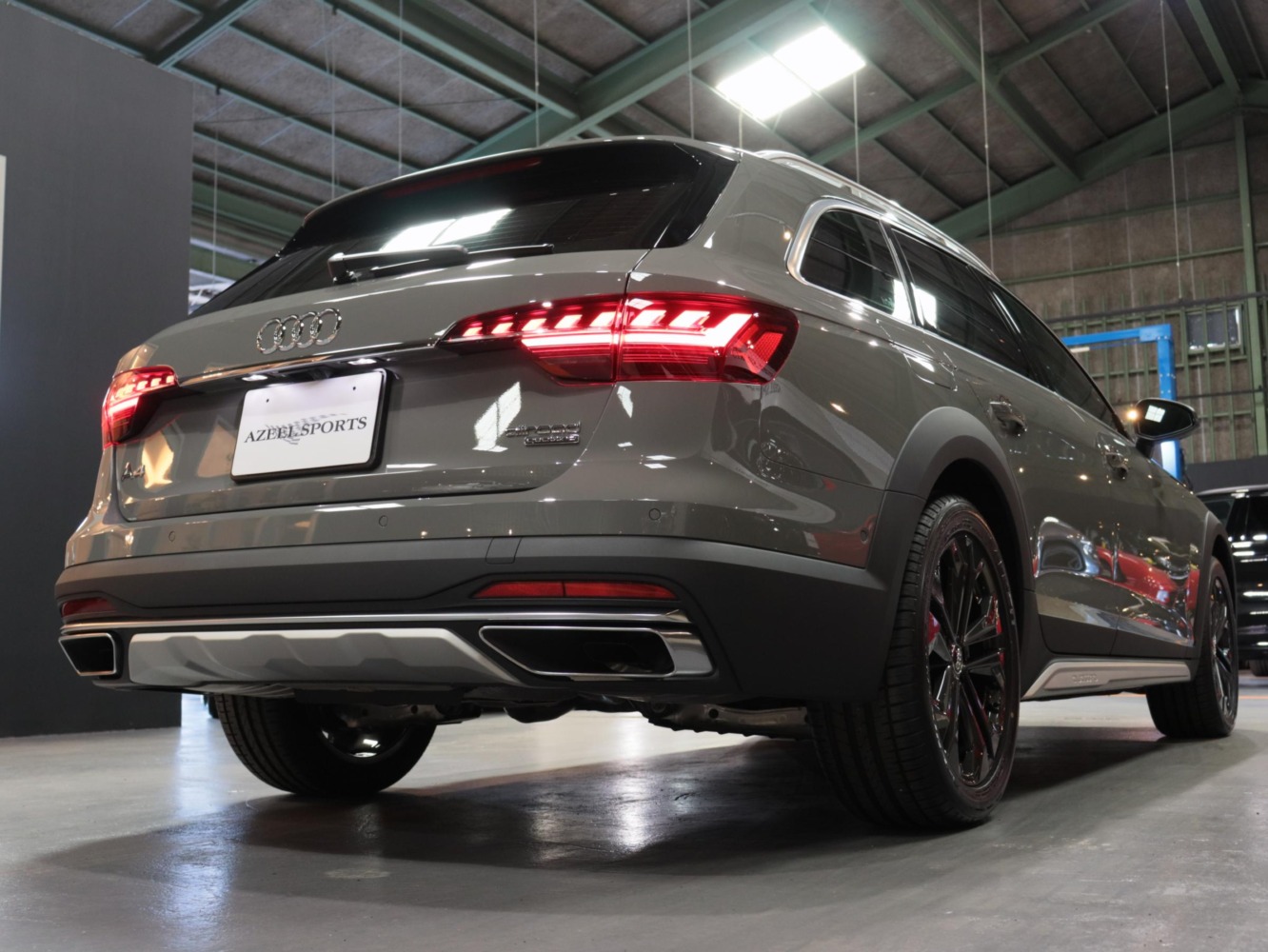 アウディ　Ａ４オールロードクワトロ　２．０　４ＷＤ