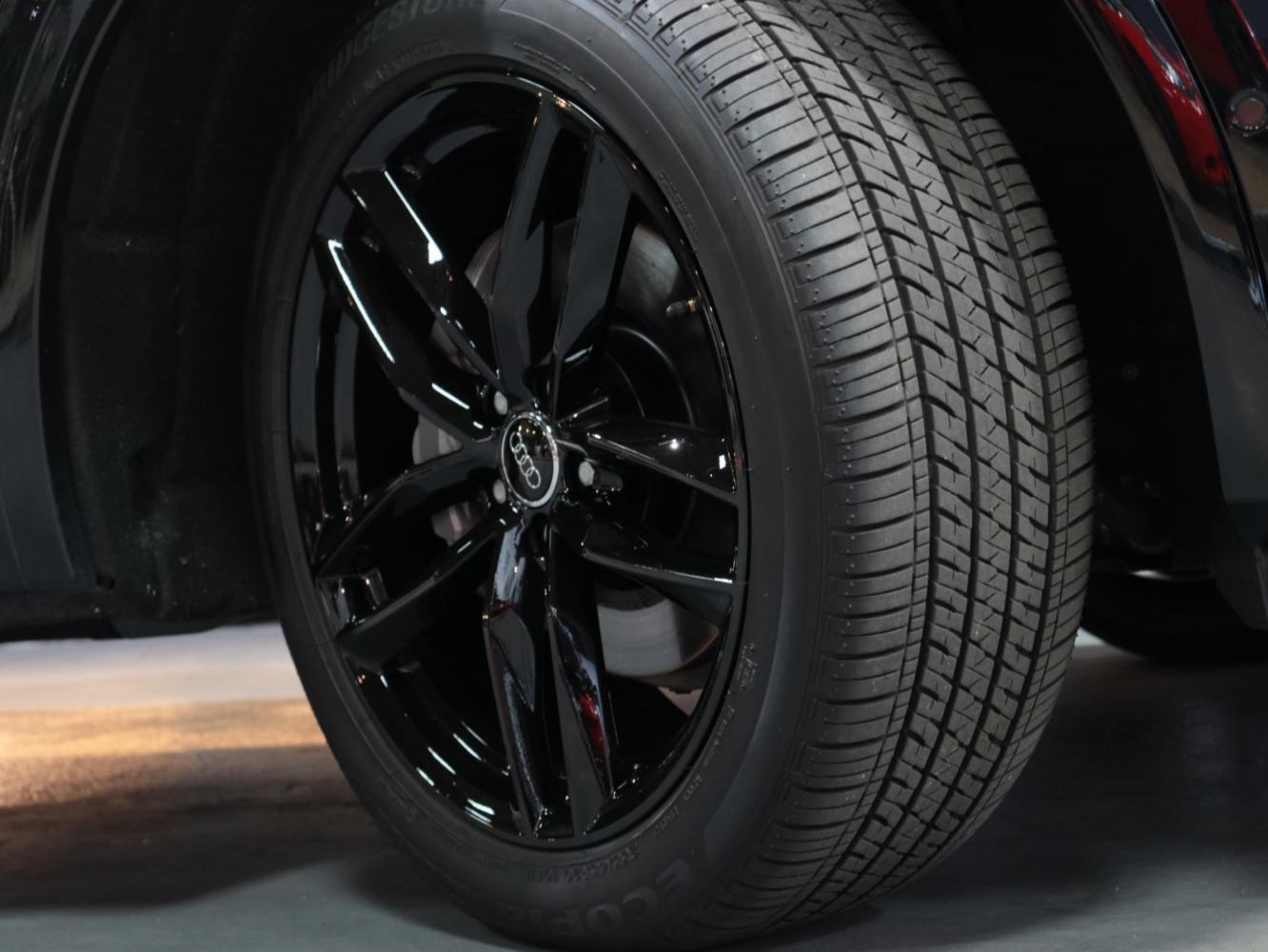 アウディ　Ｑ５　４０ＴＤＩ　Ｓライン　ブラックスタイリングＰＫＧ