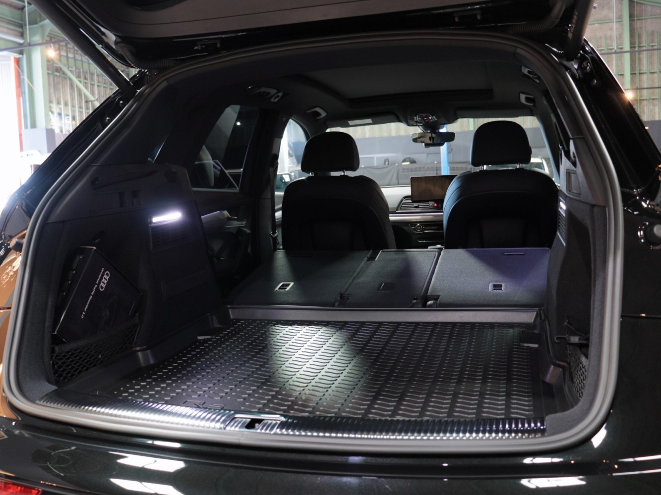 アウディ　Ｑ５　４０ＴＤＩ　Ｓライン　ブラックスタイリングＰＫＧ