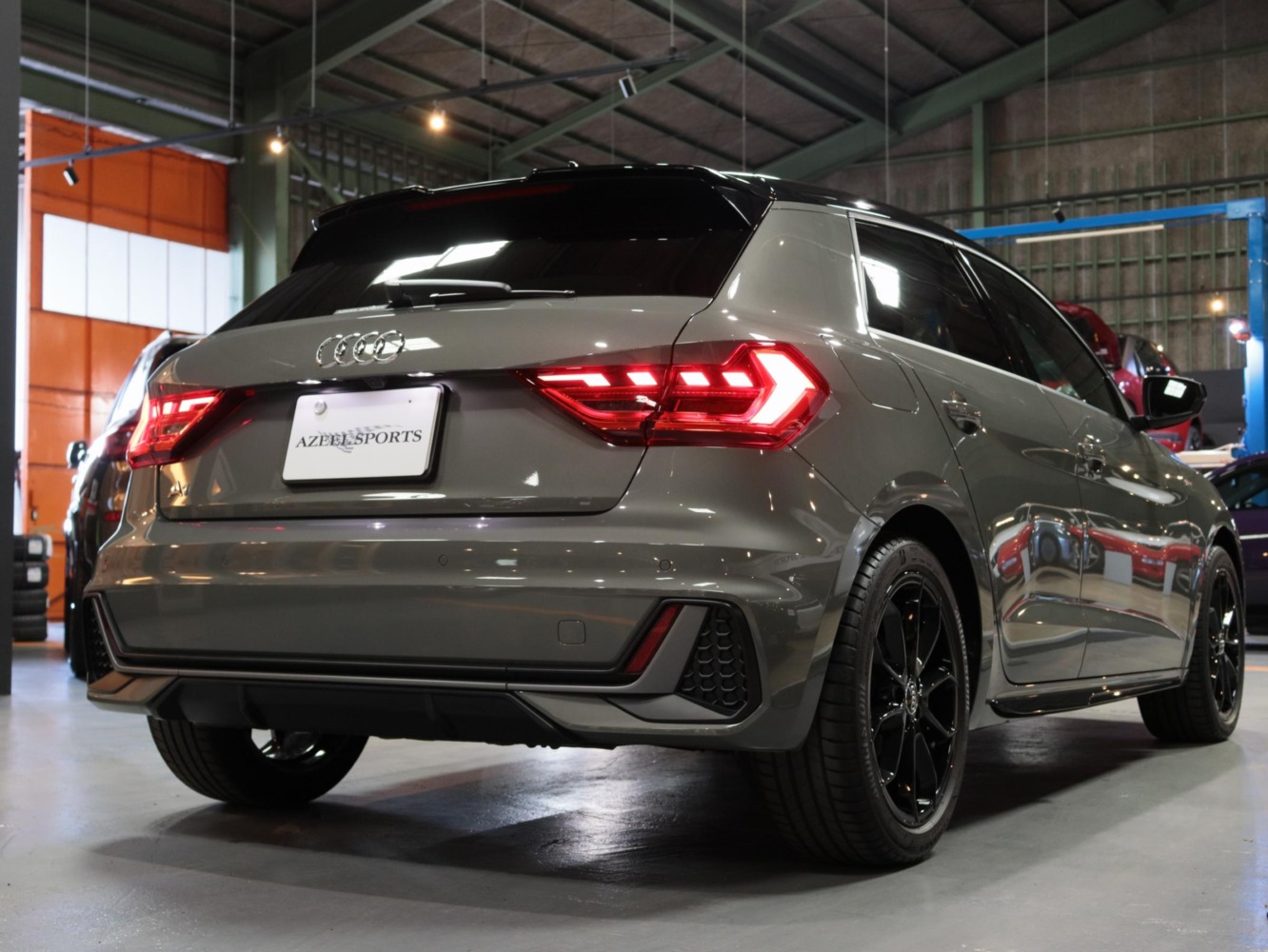 アウディ　Ａ１スポーツバック　３５ＴＦＳＩ　Ｓライン