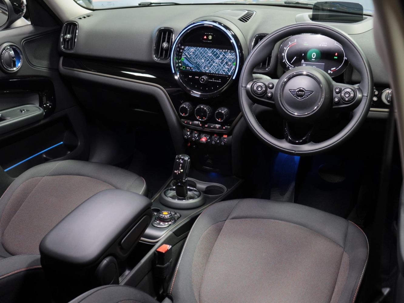 ＭＩＮＩ　クロスオーバー　クーパーＤ　オール４