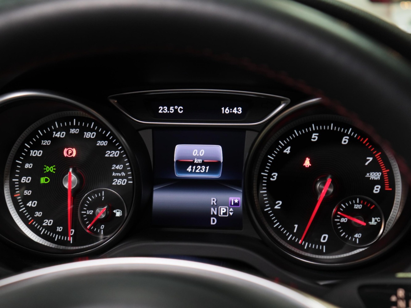 メルセデスベンツ　ＣＬＡ１８０　スポーツ