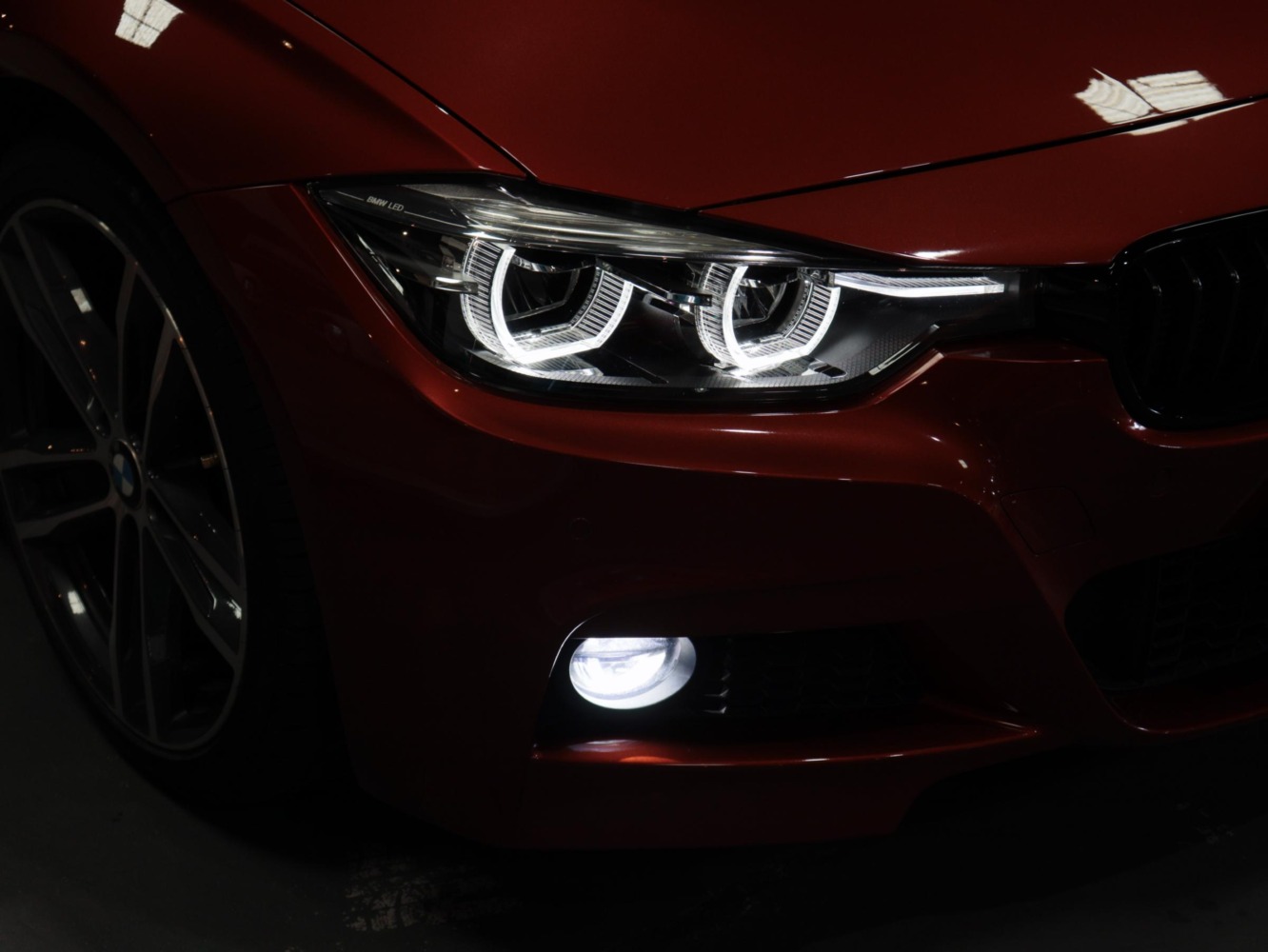 ＢＭＷ　３２０ｄ　ツーリング　Ｍスポーツ　エディションシャドー（特別仕様車）