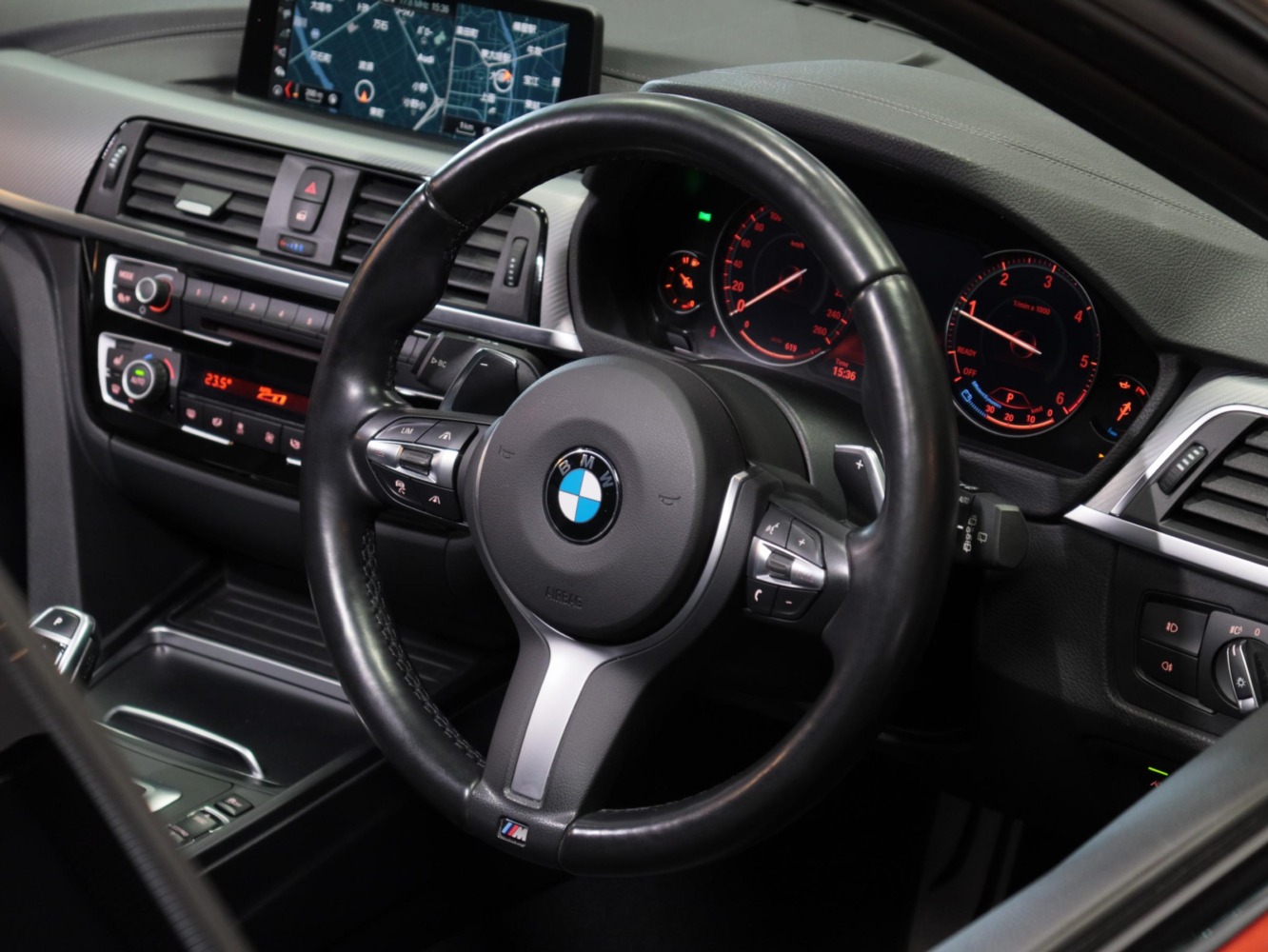 ＢＭＷ　３２０ｄ　ツーリング　Ｍスポーツ　エディションシャドー（特別仕様車）