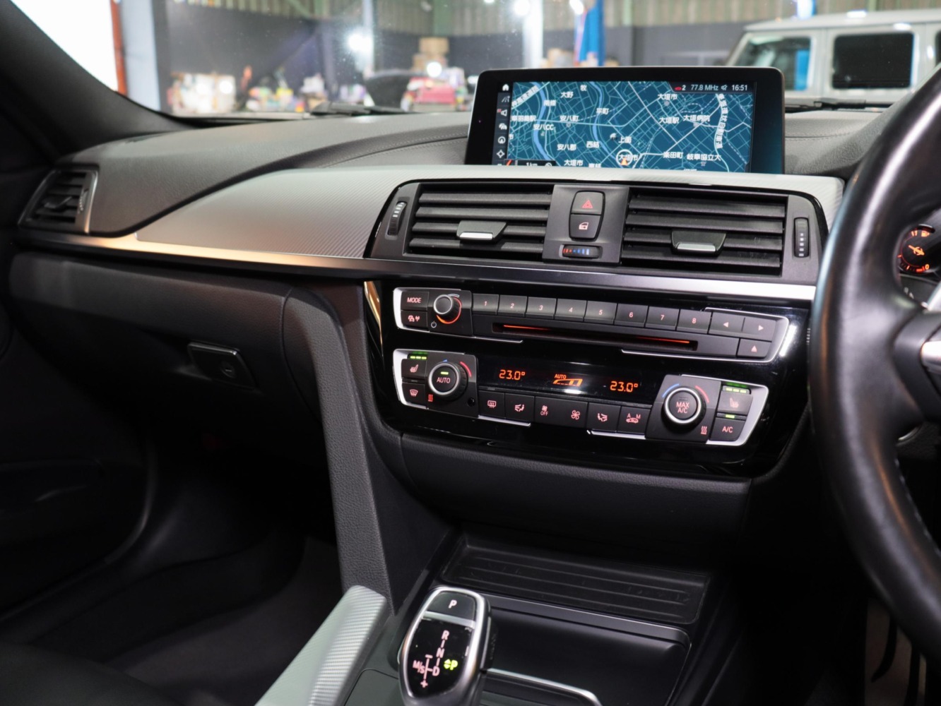 ＢＭＷ　３２０ｄ　ツーリング　Ｍスポーツ　エディションシャドー（特別仕様車）
