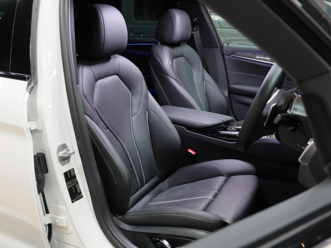 ＢＭＷ　５２３ｄツーリング　Ｍスポーツ