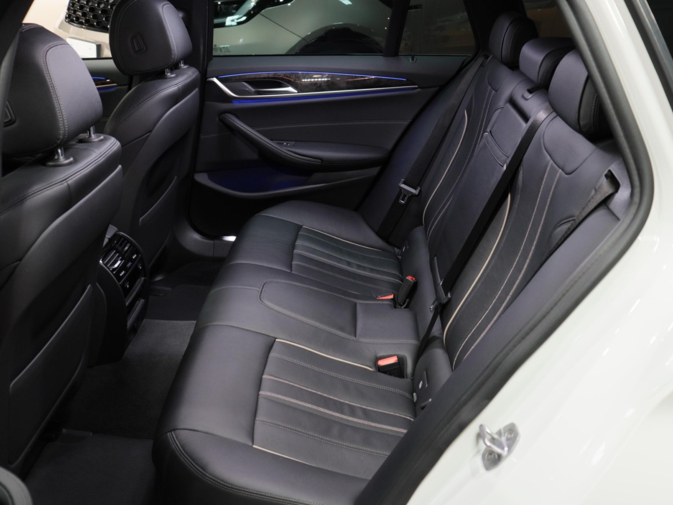 ＢＭＷ　５２３ｄツーリング　Ｍスポーツ