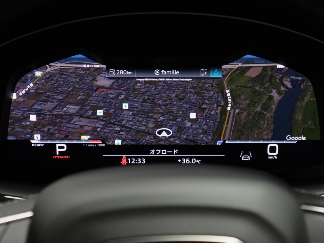 アウディ　ＳQ７　ベースグレード