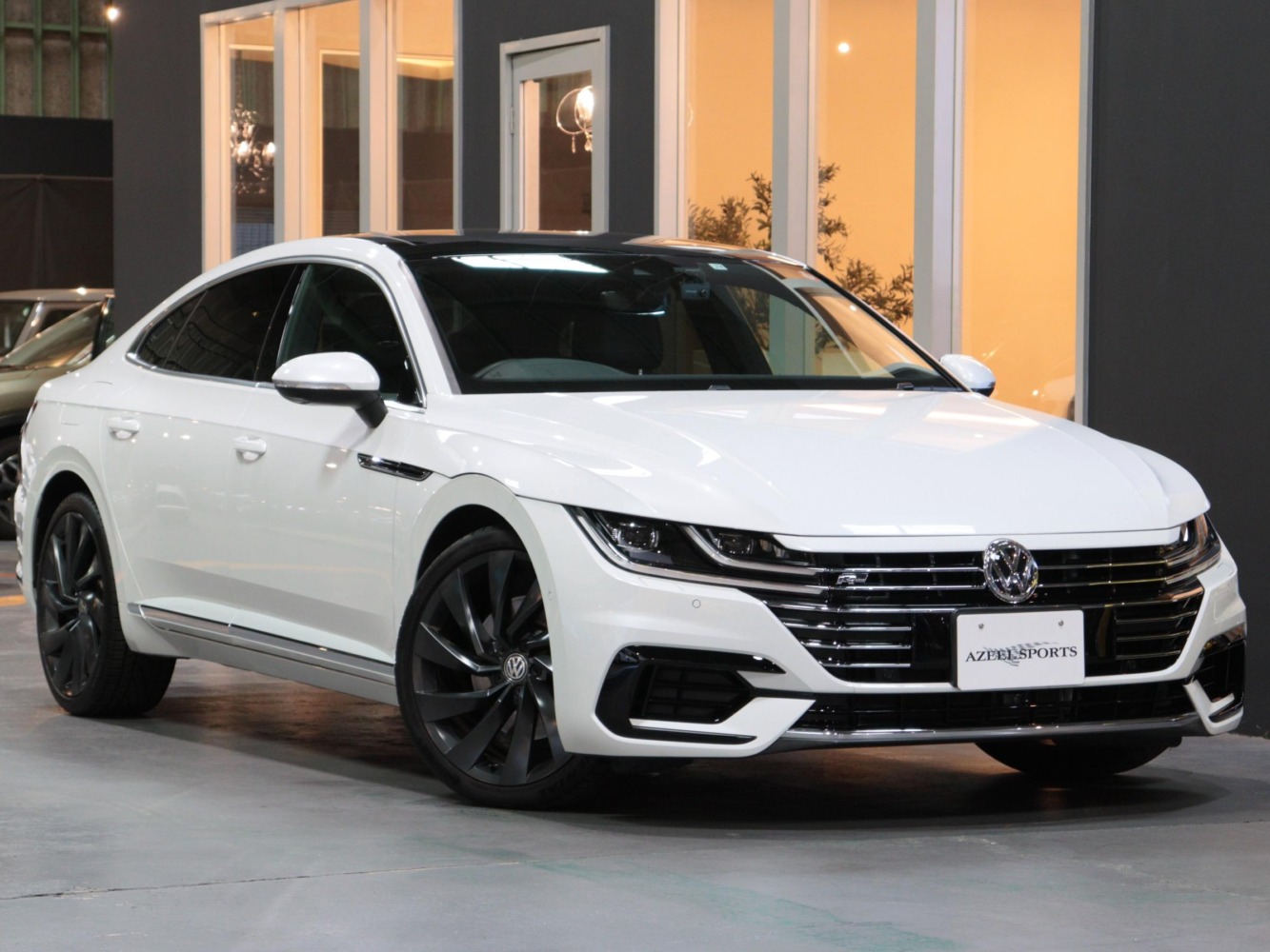 フォルクスワーゲン　アルテオン　ＴＳＩ　４モーション　Ｒライン　アドバンス