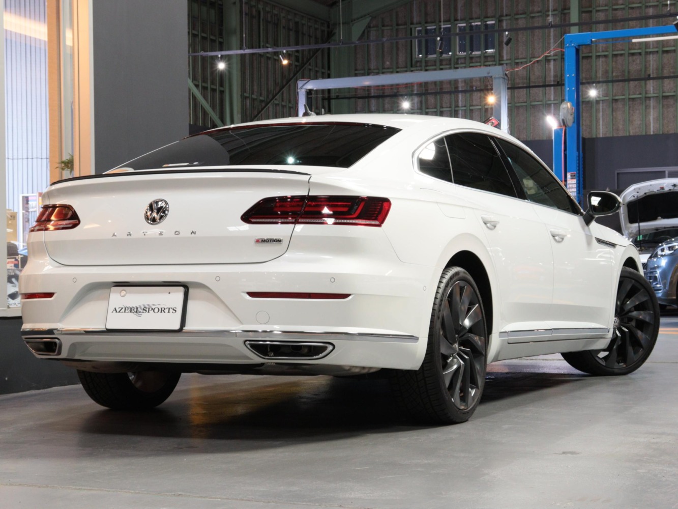 フォルクスワーゲン　アルテオン　ＴＳＩ　４モーション　Ｒライン　アドバンス