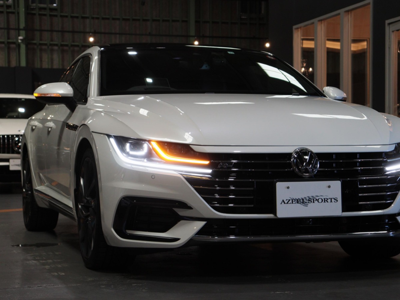 フォルクスワーゲン　アルテオン　ＴＳＩ　４モーション　Ｒライン　アドバンス