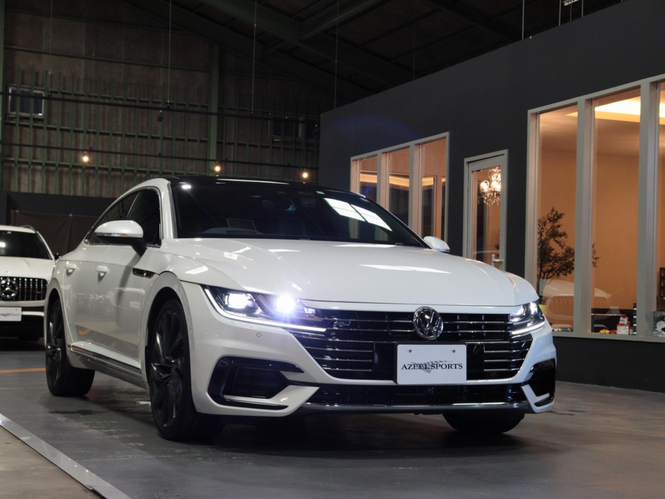 フォルクスワーゲン　アルテオン　ＴＳＩ　４モーション　Ｒライン　アドバンス