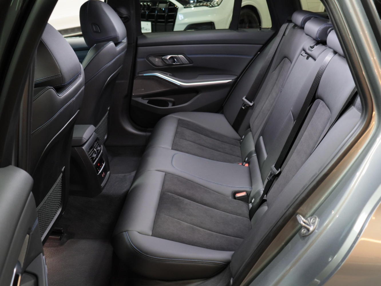 ＢＭＷ　３２０ｄツーリング　ｘＤｒｉｖｅ　Ｍスポーツ