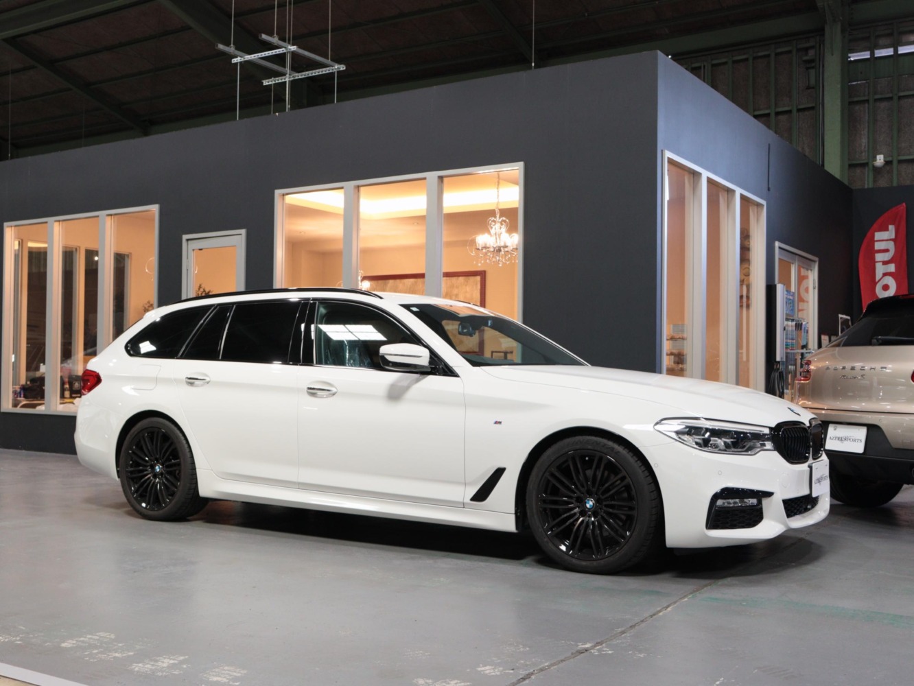 ＢＭＷ　５２３ｄツーリング　Ｍスポーツ