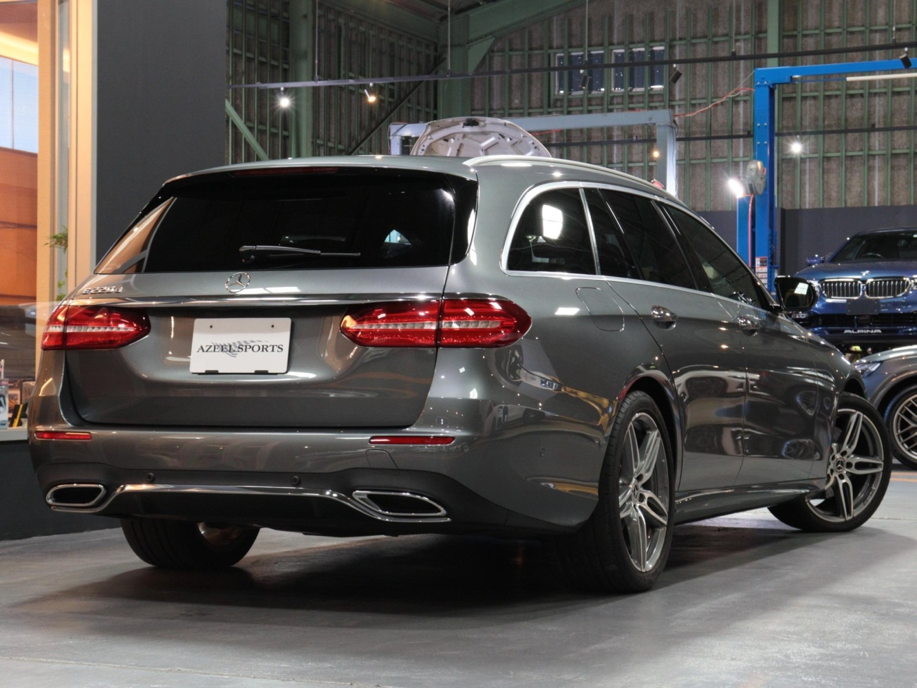 メルセデスベンツ　Ｅ２２０ｄ　ステーションワゴン　アバンギャルド　ＡＭＧライン