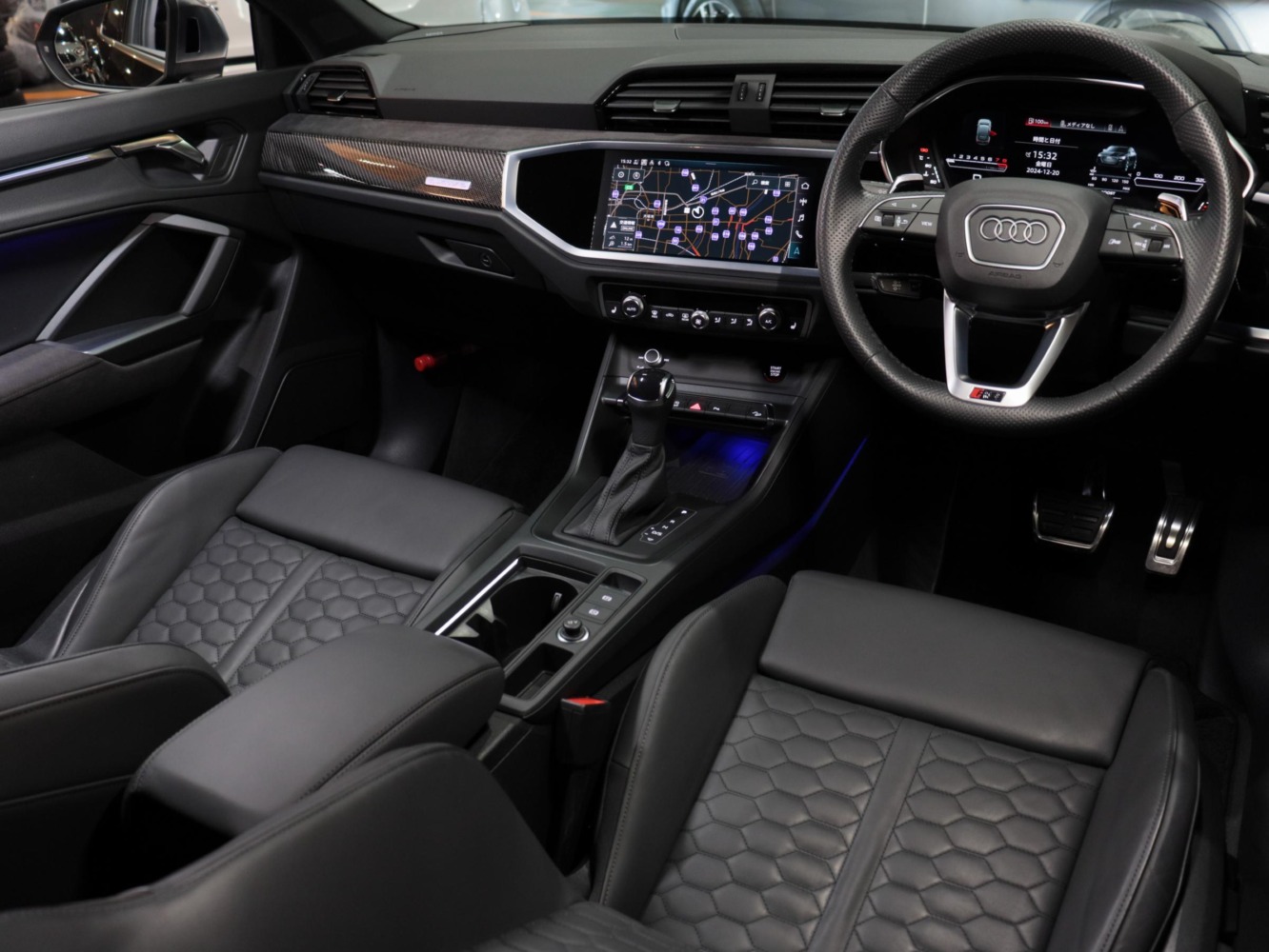 アウディ　ＲＳＱ３スポーツバック　２．５　４ＷＤ