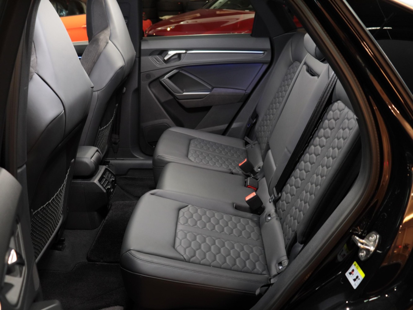 アウディ　ＲＳＱ３スポーツバック　２．５　４ＷＤ