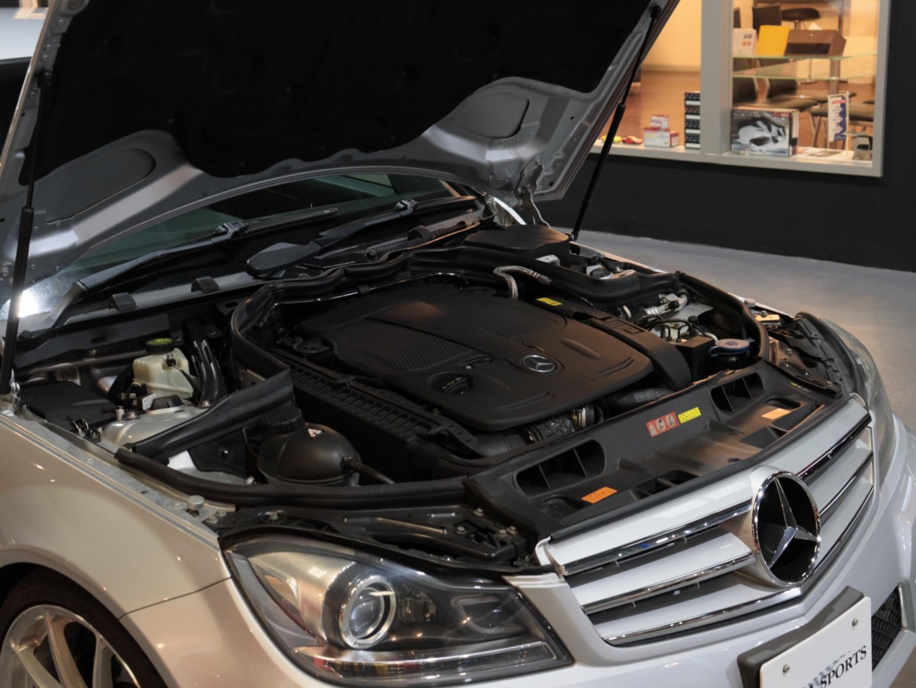 メルセデスベンツ　Ｃ３５０　ブルーエフィシェンシー　アバンギャルド