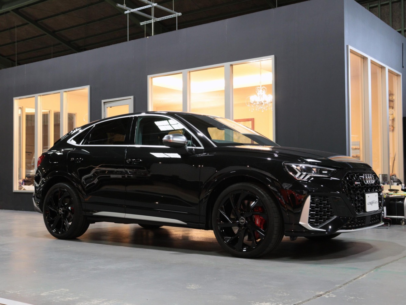 アウディ　ＲＳＱ３スポーツバック　２．５　４ＷＤ