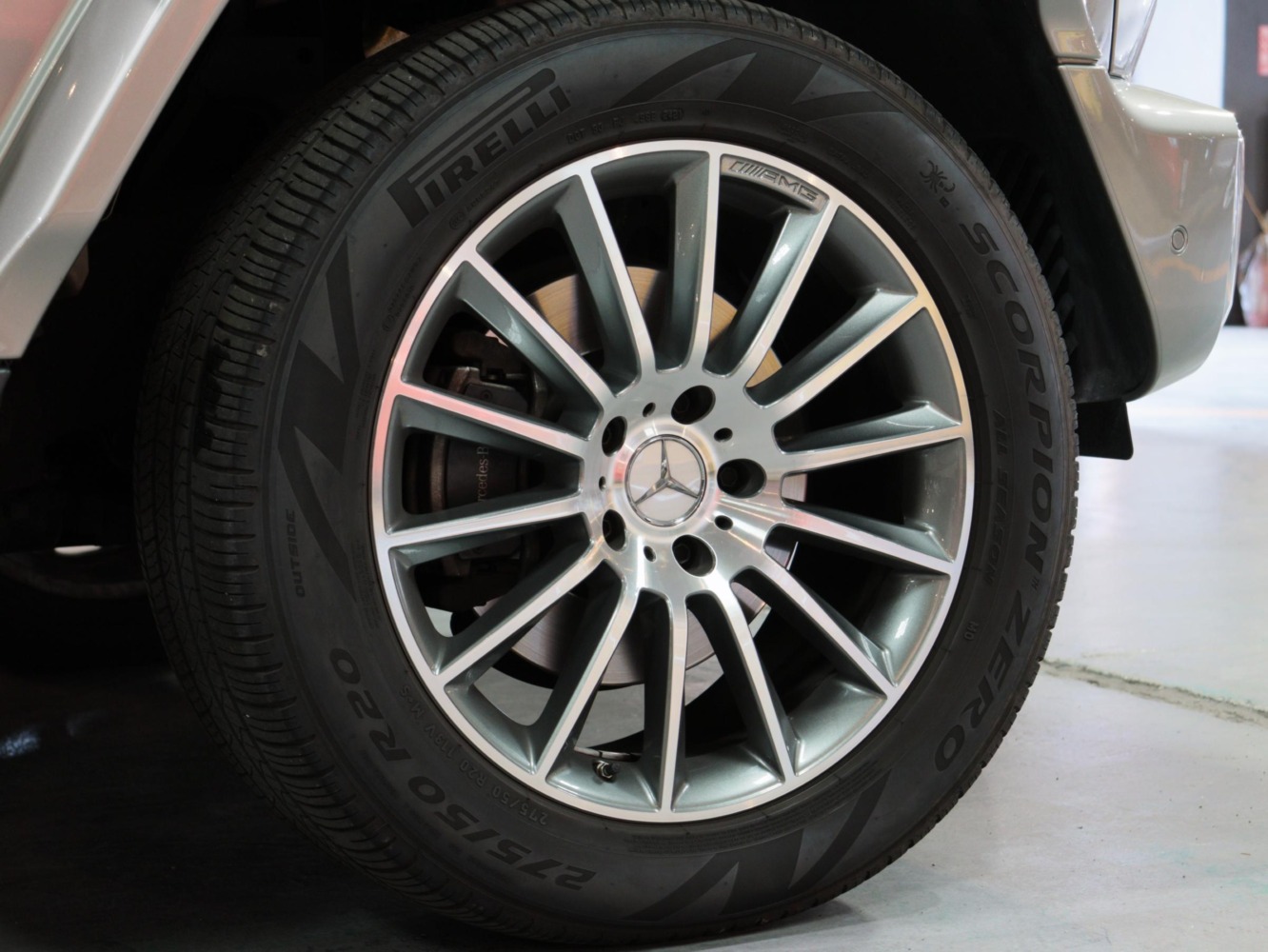 メルセデスベンツ　Ｇ４００ｄ　ＡＭＧライン　
