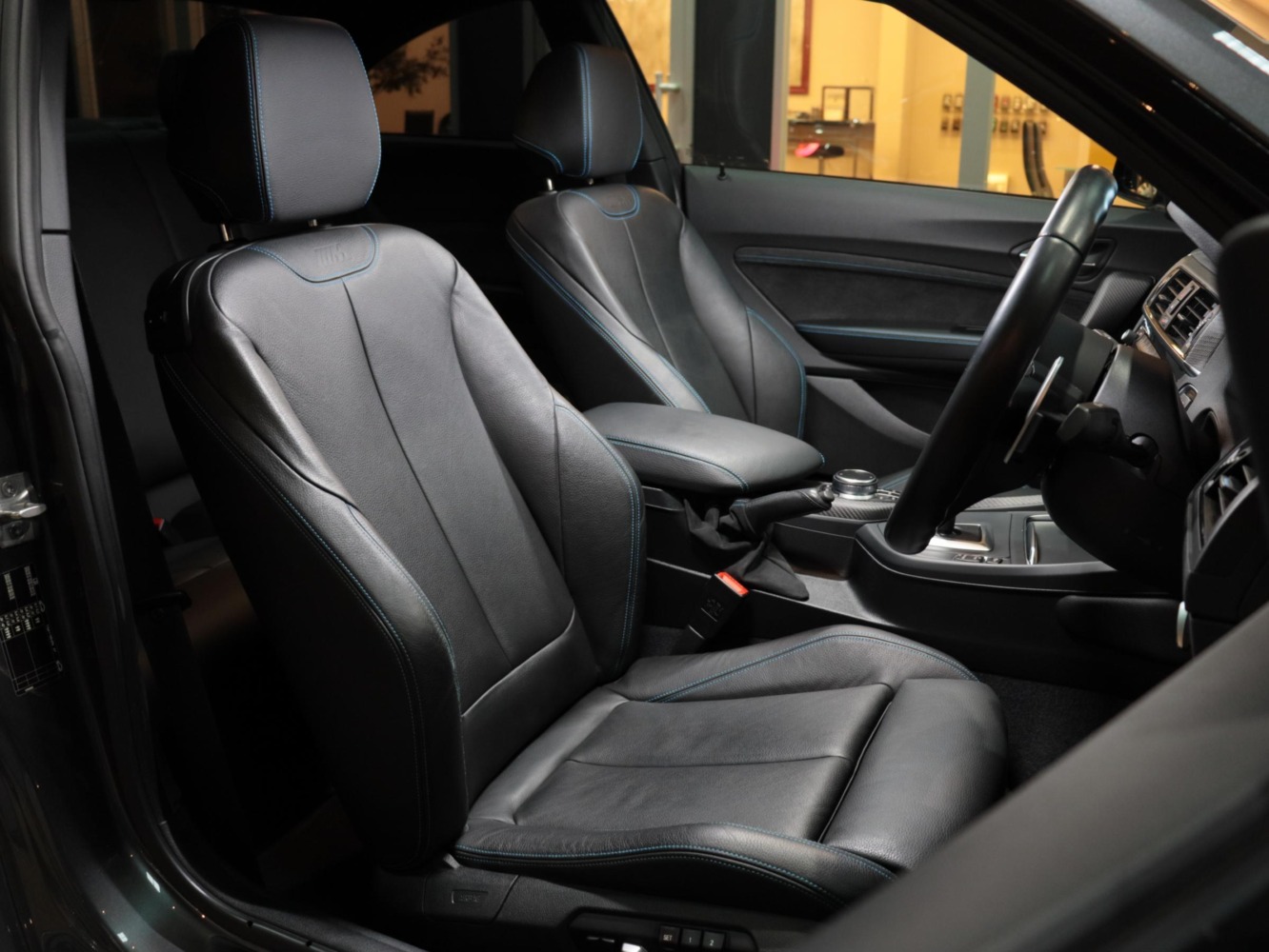 ＢＭＷ　Ｍ２　ＤＣＴ　ベースグレード