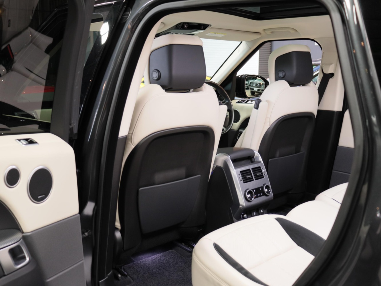ランドローバー　レンジローバースポーツ 　ＨＳＥ　ダイナミック　２５８ＰＳ
