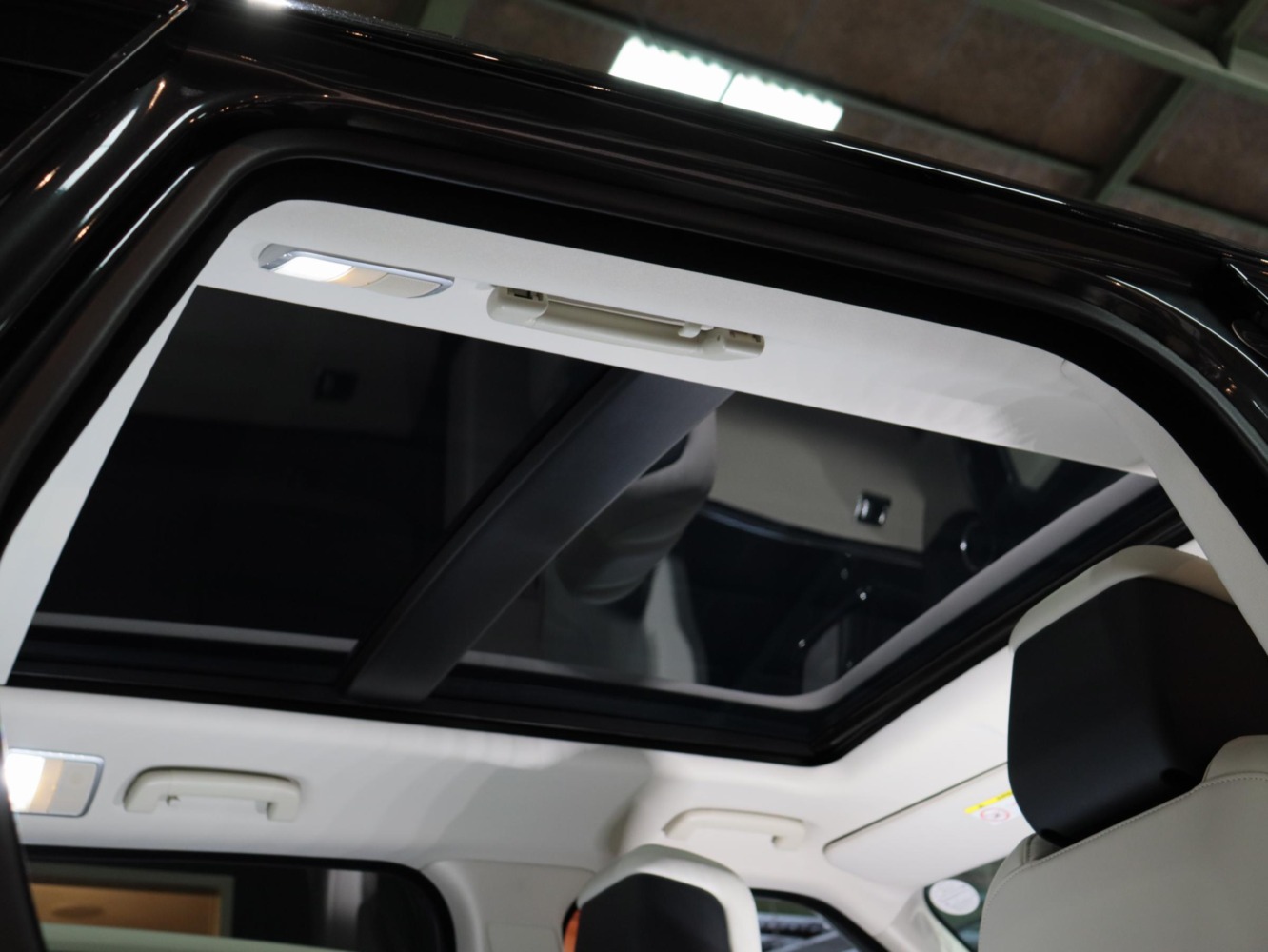 ランドローバー　レンジローバースポーツ 　ＨＳＥ　ダイナミック　２５８ＰＳ
