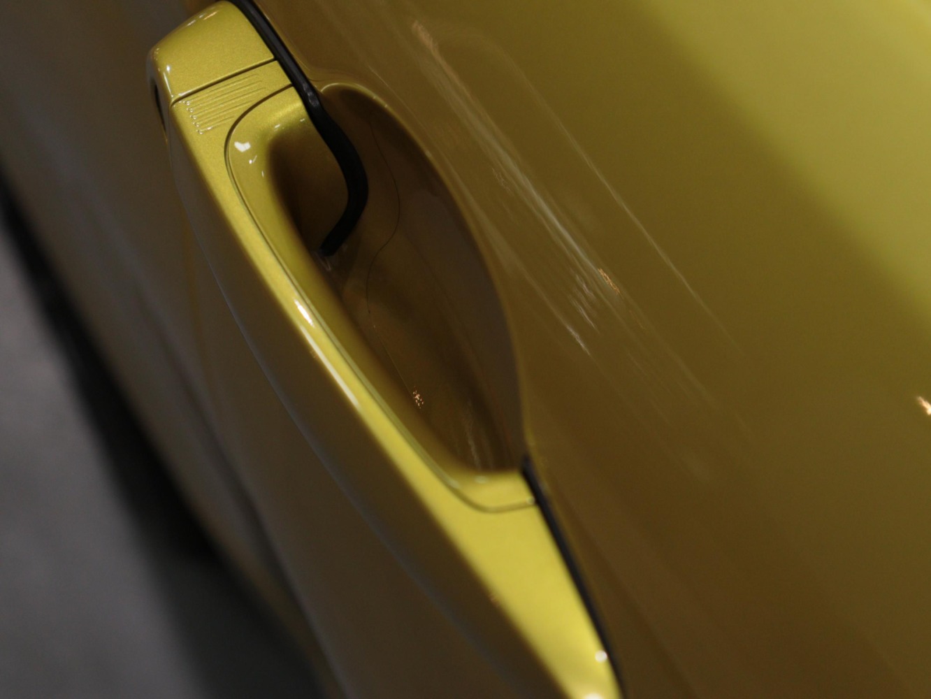 BMW　M４　クーペ　ベースグレード