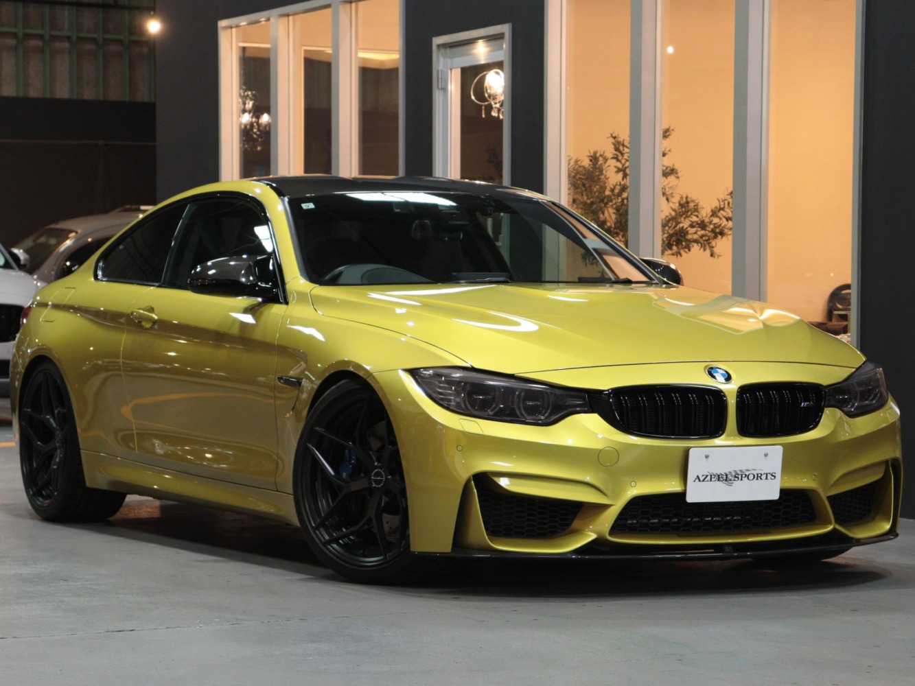 BMW　M４　クーペ　ベースグレード