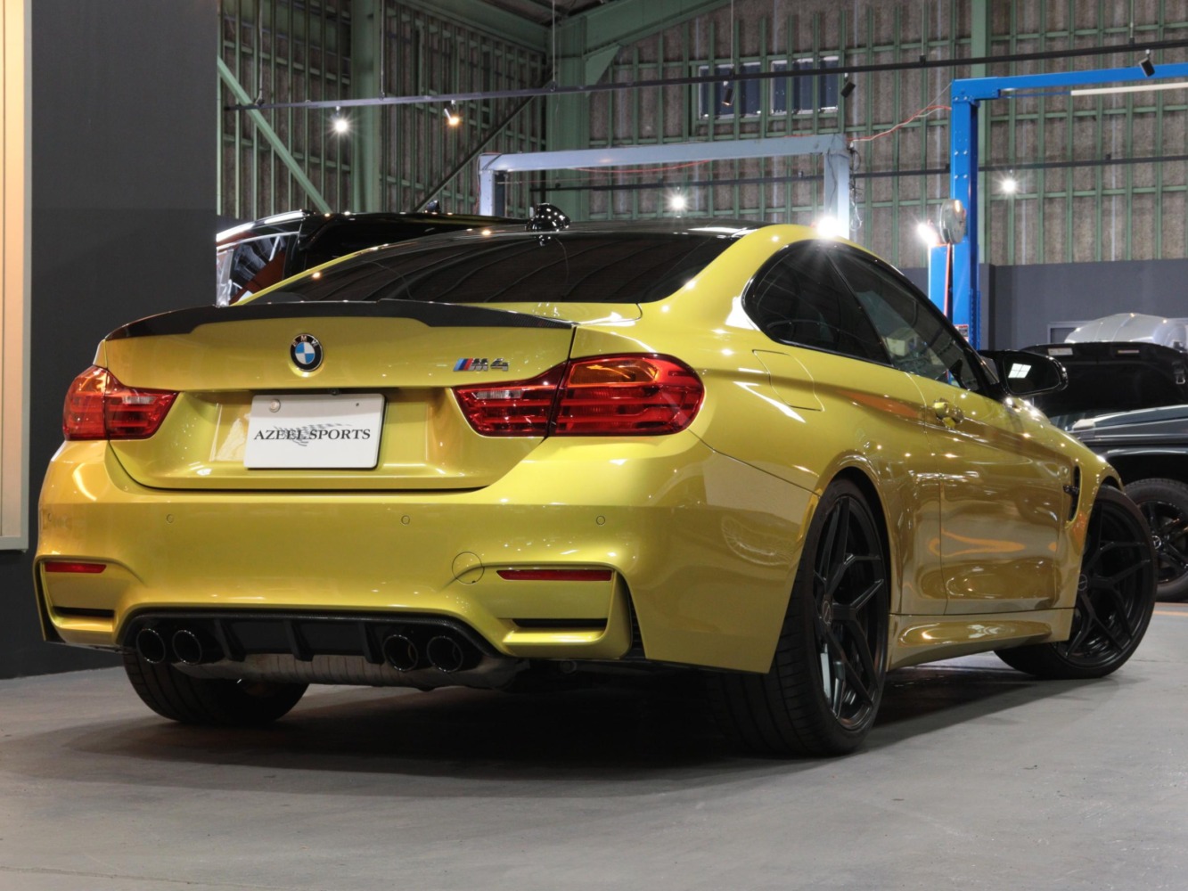 BMW　M４　クーペ　ベースグレード