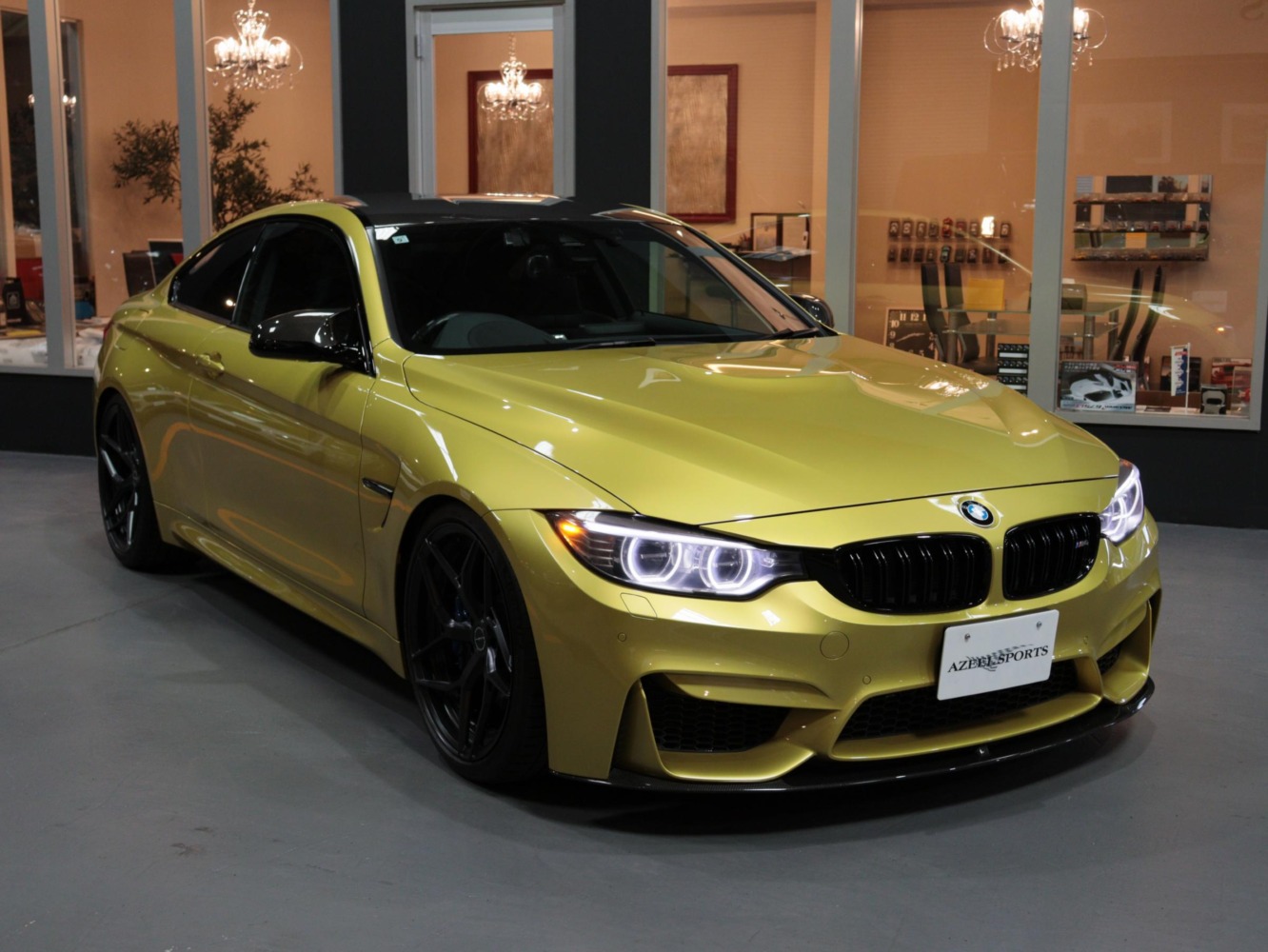 BMW　M４　クーペ　ベースグレード