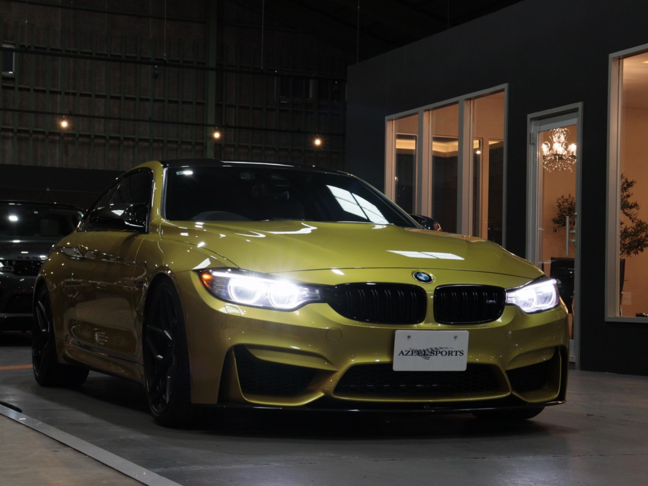 BMW　M４　クーペ　ベースグレード