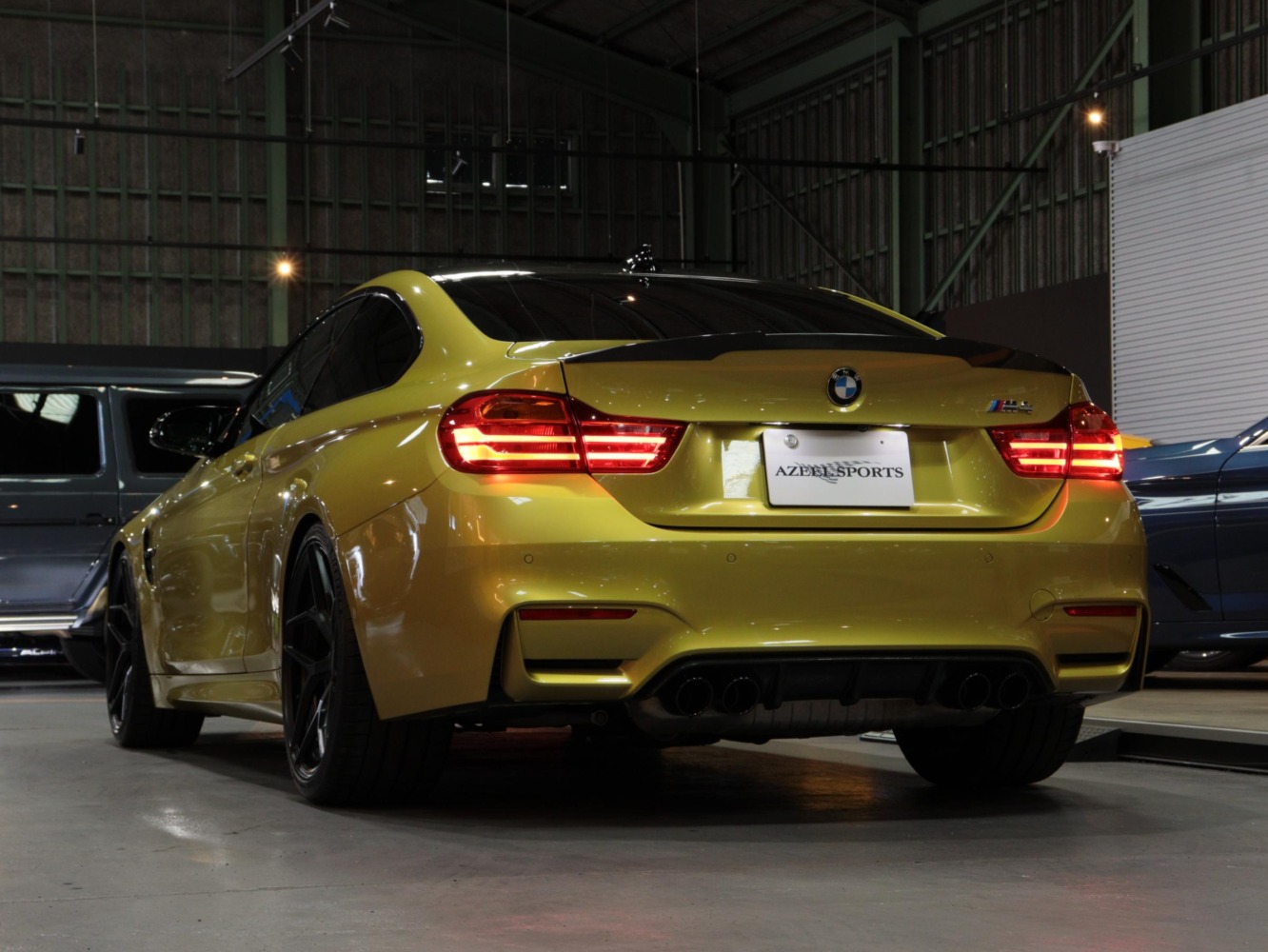 BMW　M４　クーペ　ベースグレード