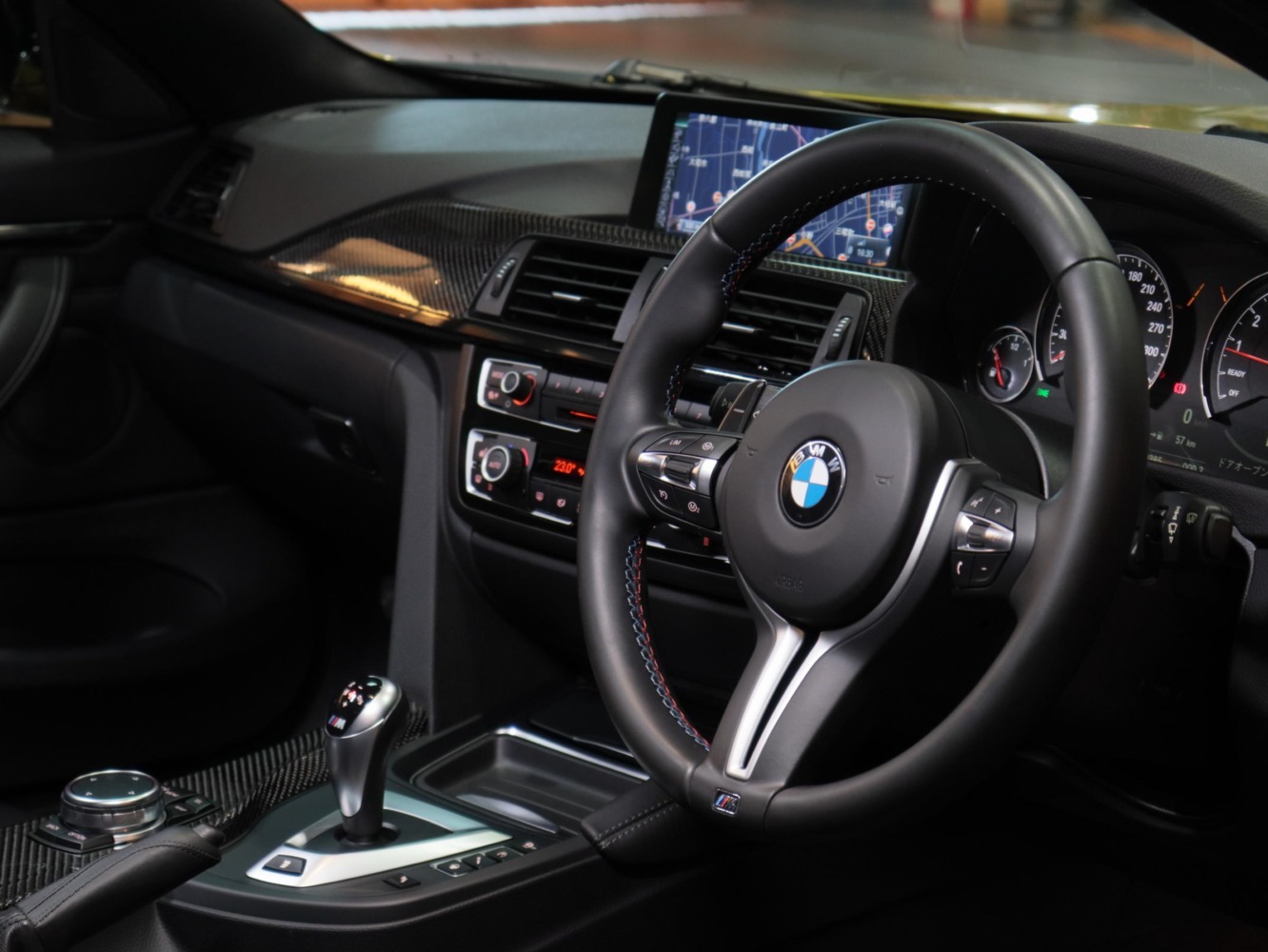 BMW　M４　クーペ　ベースグレード