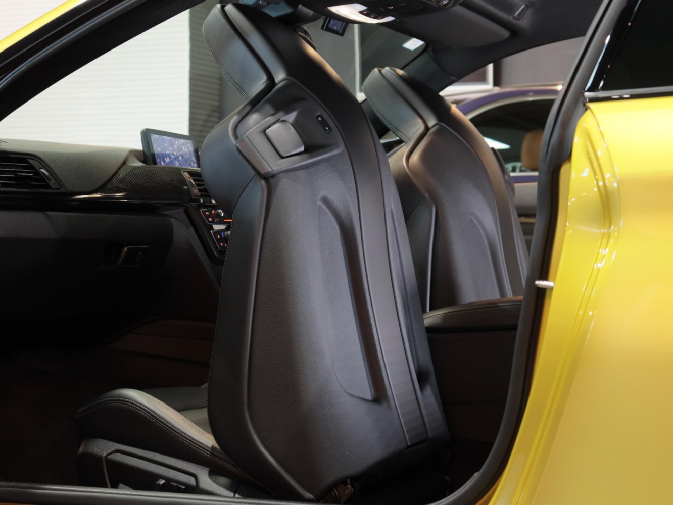 BMW　M４　クーペ　ベースグレード