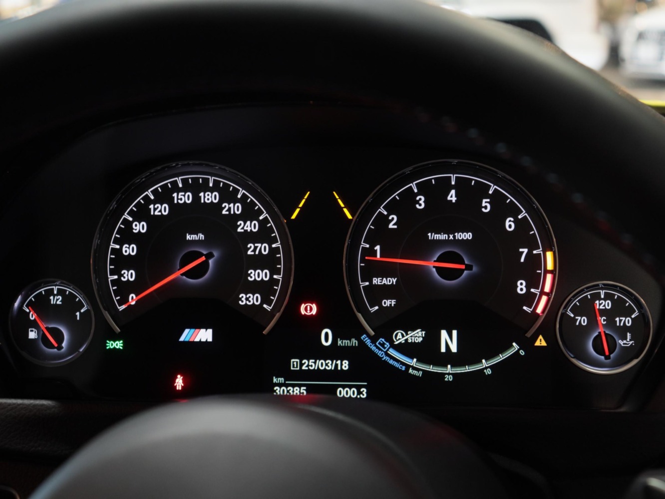 BMW　M４　クーペ　ベースグレード