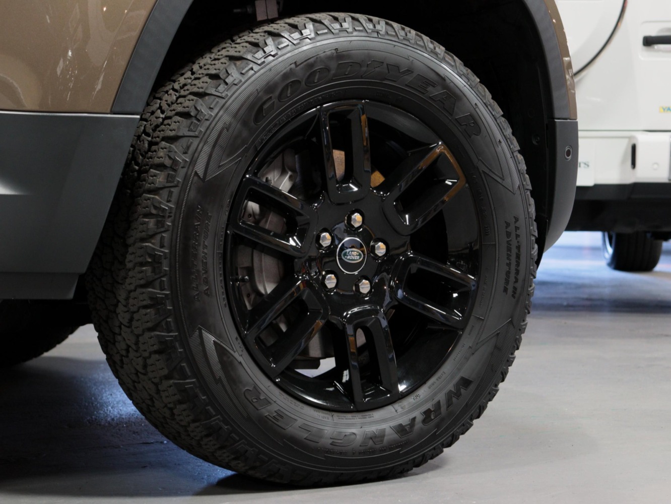 ランドローバー ディフェンダー　１１０Ｓ　Ｄ３００