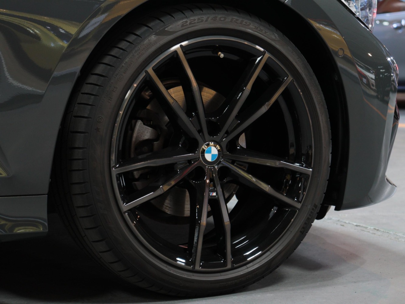 BMW ３シリーズツーリング　320d xドライブ ツーリングMスポーツ 4WD