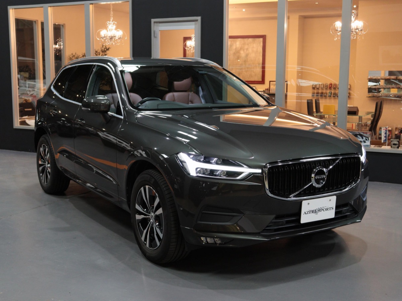 ボルボ　XC60　D4 AWDモメンタム 4WD