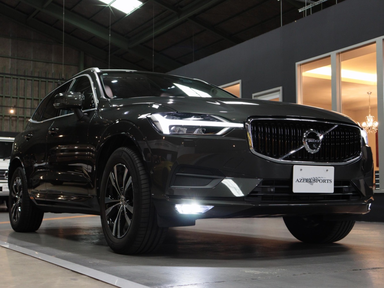 ボルボ　XC60　D4 AWDモメンタム 4WD