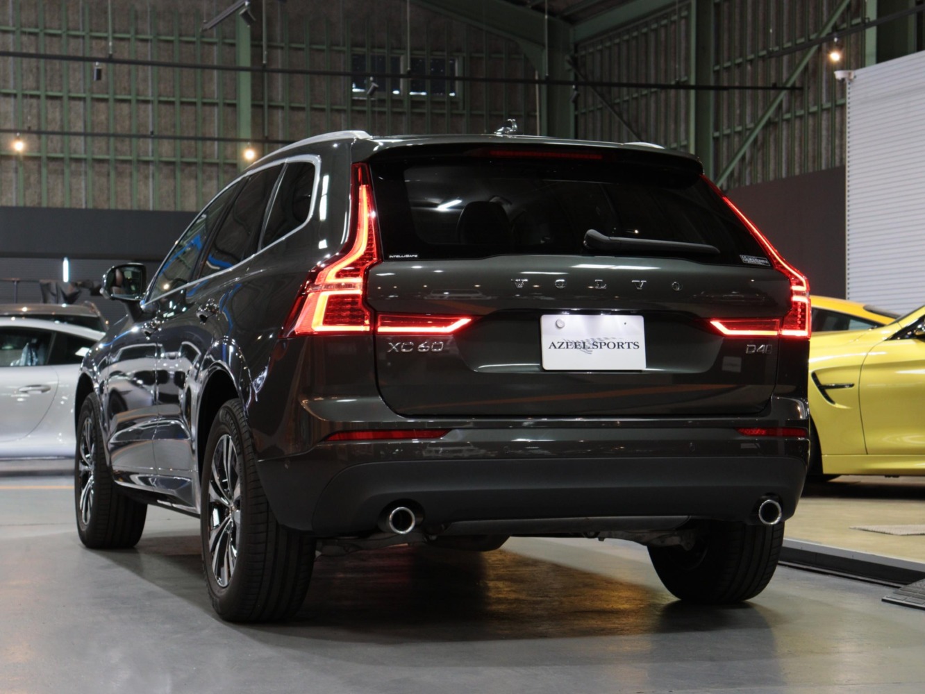 ボルボ　XC60　D4 AWDモメンタム 4WD