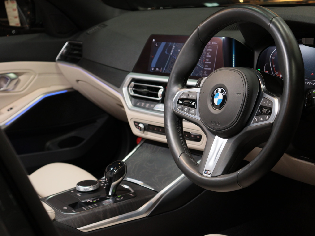 BMW ３シリーズツーリング　320d xドライブ ツーリングMスポーツ 4WD